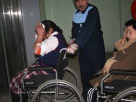 Minibüs kamyonla çarpıştı: 11 yaralı
