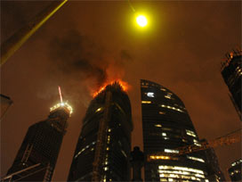 Moscow City yanıyor 