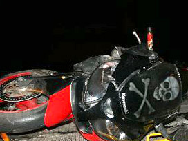 Motosiklet iki tane TIR'a çarptı: 2 ölü 