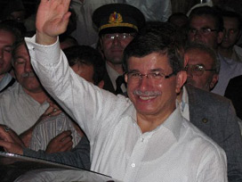 Müjdeli haberi Bakan Davutoğlu verdi