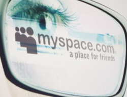 Myspace personelin yarısını çıkaracak