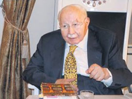 Necmettin Erbakan taburcu edildi 