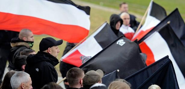 Neonaziler spor derneklerine sızıyor