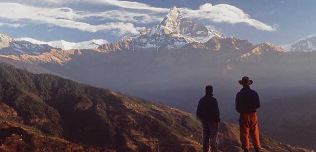 Nepal'da otobüs kazası: 13 ölü