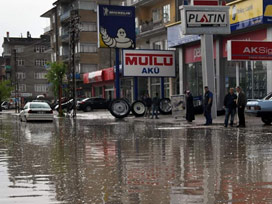 Nevşehir´de sağanak yağış zor anlar yaşattı 