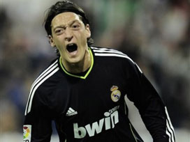 O ne özgüven Mesut!