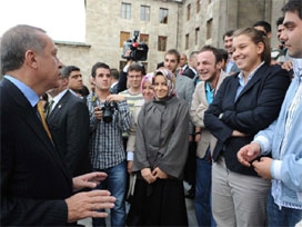 Öğrenciler Erdoğan'la gerginliği yalanladı 