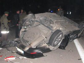 Otomobil TIR'la çarpıştı: 1 ölü, 1 yaralı 