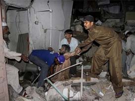 Pakistan'da bombalı saldırı: 18 ölü, 100 yaralı 