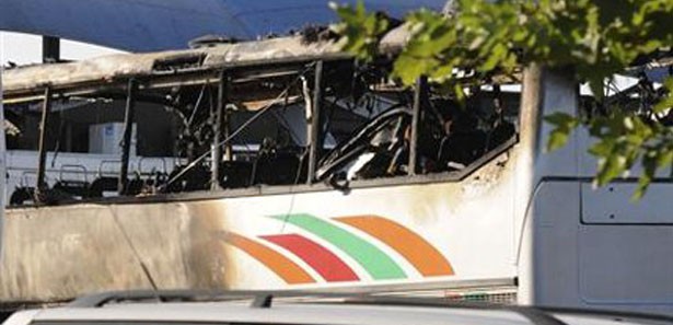 Pakistan'da otobüse saldırı: 1 ölü, 19 yaralı 