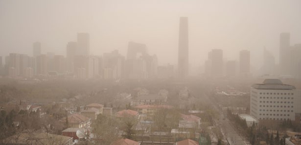 Pekin'de kirli hava ve toz fırtınası yaşanıyor 