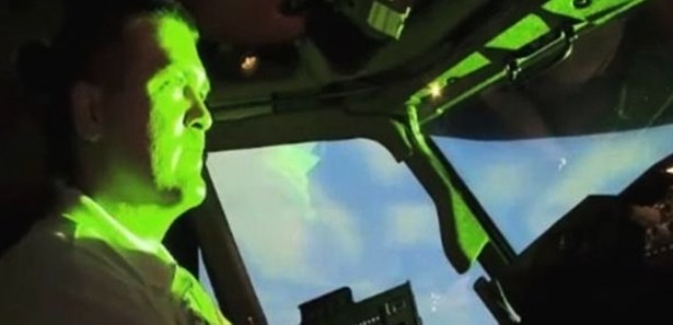 Pilotları kör eden ışın!
