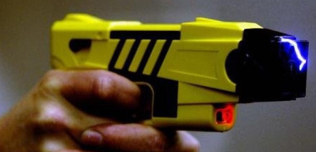 Polis artık dövmeyecek, çarpacak!