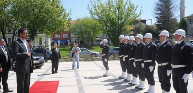 Polis mangası dondu kaldı 