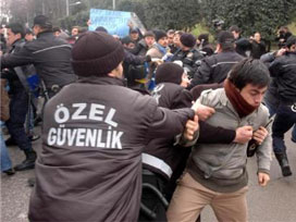 Polisle öğrenciler arasında çatışma 
