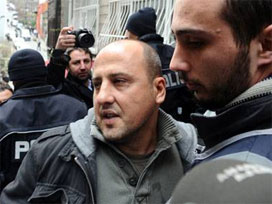 Polisler İthaki Yayınevi'nde arama yaptı