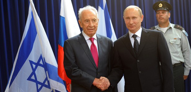 Putin, Şimon Perez'le Rusya'da görüştü