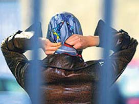 Rektör 'başörtü serbestisi'ne baş kaldırdı