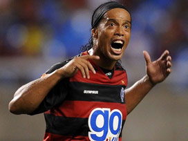 Ronaldinho: Ronaldo benim idolümdü 