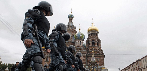 Rus polisinden Alman vakıflarına şok baskın 