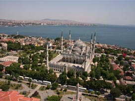 S.Ahmet-Sirkeci-Beyazıt'ta bu sokaklar yayalaşıyor 