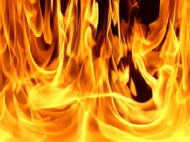 Sakarya'da yangın 5 kişiyi hastanelik etti 