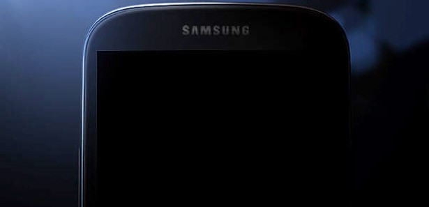 Samsung, Galaxy S4'ün fotoğrafını paylaştı