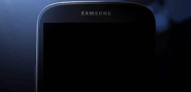 Samsung, Galaxy S4'ün fotoğrafını paylaştı 