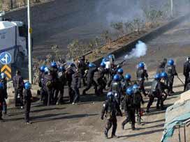 Şanlıurfa'da esnaf polisle çatıştı / VİDEO 