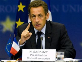 Sarkozy: Avro-dolar paritesi hala çok yüksek