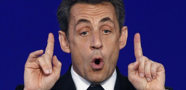 Sarkozy yargılanmaktan kurtuldu 
