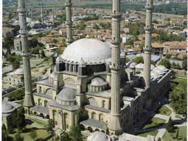 Selimiye Camisi'ne defineciler dadandı 
