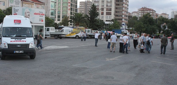Silivri pankartları CHP minibüsü ile taşındı