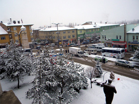 Sivas'ın Yıldızeli'ne beklenen kar yağdı! 