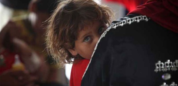Suriye'de bebekler aç uyuyor 