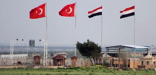 Suriyeli yarbay ailesiyle Türkiye'ye sığındı 