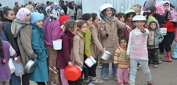 Türkiye'deki yakınları Suriyelilerin umudu oldu 