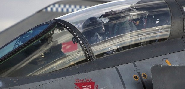 TSK'dan istifa eden 100 pilot özele geçti