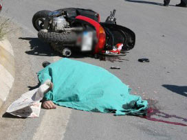 Tarsus'ta iki motositlet çarpıştı: 1 ölü 