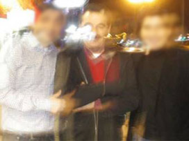 Tatlıses'in hayranlarıyla çektirdiği o fotoğraf