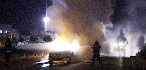Terör yanlıları bir aracı böyle yaktı