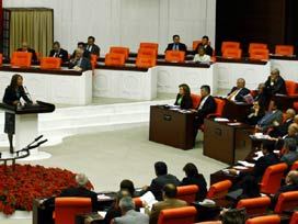 Tezkere ve AYM'ye üye bu hafta mecliste