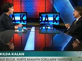 Timur Selçuk: Başörtüleri yüzünden kızlarımızı üzmeyin 