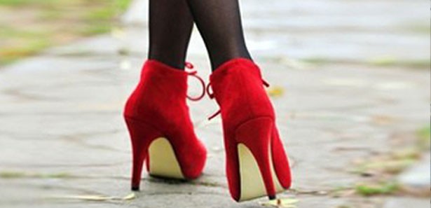 Topuklu ayakkabı giyen kadınlar dikkat! 