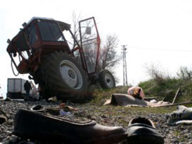 Traktör şarampole yuvarlandı: 1 ölü 