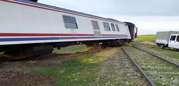 Tren raydan çıktı: 4 kişi öldü