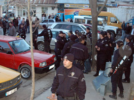 Tunceli'de arbedede 5 polis yaralandı