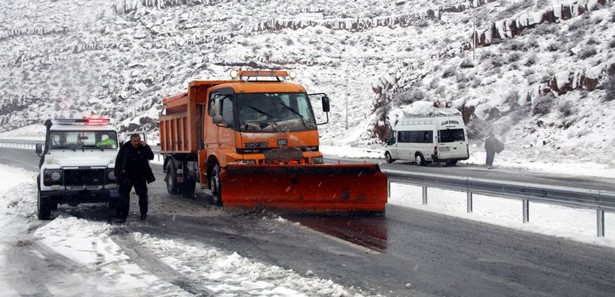 Tunceli'de eÄŸitime kar engeli
