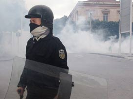 Tunus´ta göstericilerle polis çatıştı 
