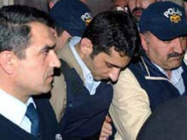 Türbanlı öğretmenden Arslan'a övgü iddiası Türbanlı öğretmenden Arslan'a övgü iddiası